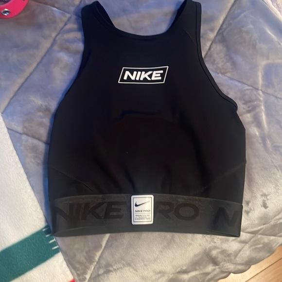 Je vends une camisole nike pro 100 % neuve !!! - Picture 1 of 2